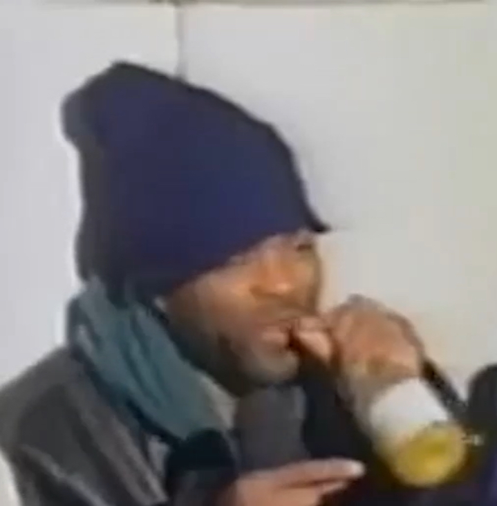 Method Man (Wu-Tang Clan) using the Black Watch Television wireless microphone